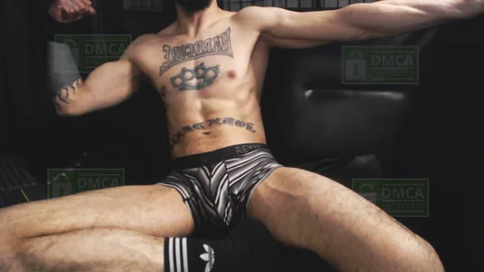 Ink_Hung Public Foto