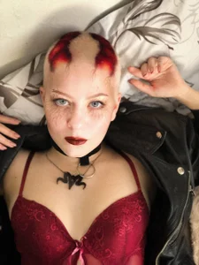 VexaVeylish Succubus টি ছবি