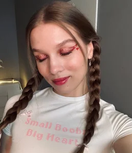 Adorielle Public Foto 3