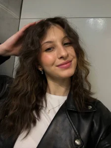 LouiseChavez kind of love টি ছবি