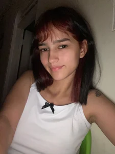 MelodyMansson Rise and shine, baby ☀️💋 From 8:30 a.m. to 3:30 p.m. I’m live, waiting to feed your fantasies, play Foto