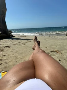 Swetisabella01 Heat does not only come from the weather🌞 Pic