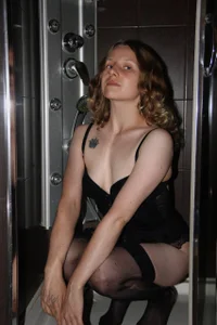 Mary_Charm Will you take a shower with me? Bilde 8