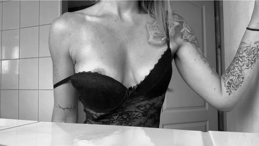 RedhairedteacherPublic图片