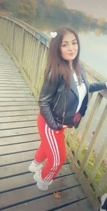 TyraWhite Public Foto 5