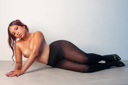 In the office?😈 od MelanieRoah  5 snímek