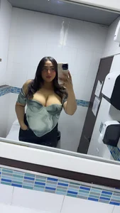 Selenee23 Saturday night Pic
