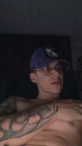 Michelletylor: Thats me bb 😈👹❤️‍🔥🗿👑 ( 2 фото)