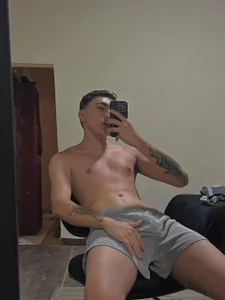 liamty_luxor i don’t need to touch you to make you tremble😏 Pic 2