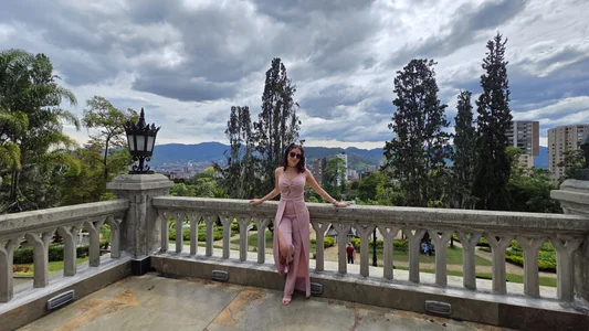 GabrielaMK Viaje a medellin  5টি ছবি