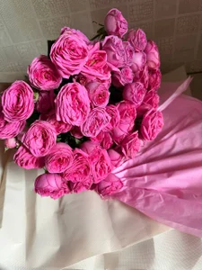 LindaHernandez Flowers are the best accessory for a girl! Foto 3
