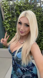 Public od BarbiBentley  4 snímek