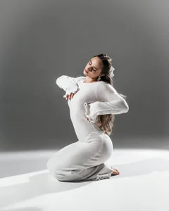 Dana__Whitttte White dress Bilde