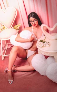 Radiant_Naomi kullanıcısının Do you want to be my Valentin? 👣 albümü -  4 fotoğraf