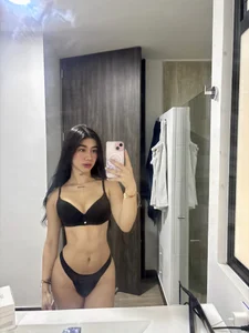 _camiilaatorres Public Pic 4