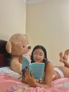 MeganCruzGB I love reading books in pantys Pic