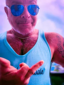 Freebies de thickdaddydik1  2 photos