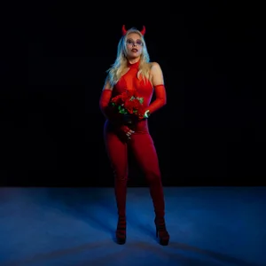 Luci_evans Halloween Pic 3