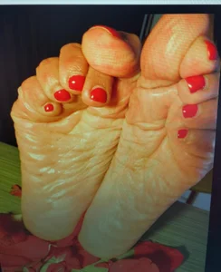 LissafeetHott Feets 👣 Pic 2