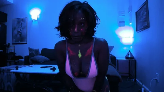 Naughty Neon Angel od iHeartLeila  snímek