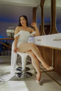 Liinda_Saenz Your Madm 😏👠 Pic 7