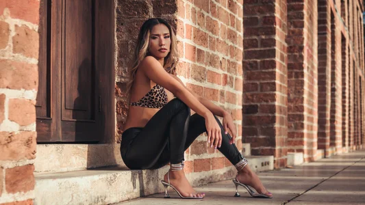 sussyprice ⚡✨ Woman SunLight ⚡✨ Immagine  2