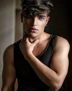 Hornymoan Public Foto 3