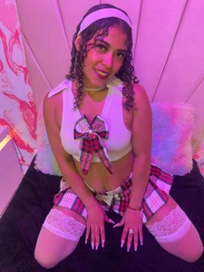victoria_rosee1your sexy, horny schoolgirl 😈图片 6