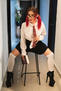 coralsmith11 kullanıcısının Teach this naughty schoolgirl to behave albümü -  6 fotoğraf