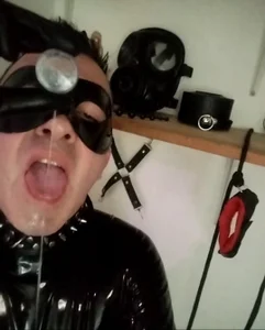 Alan38XXX Latex and cum addict Immagine  2