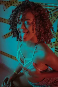 Eylend_Lisboa A DARING GIRL Pic 2