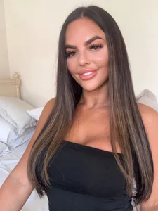 Officialbabe Public Pic 4