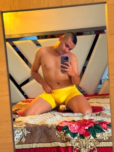 DamianBlazze 🔥🍓 Foto 4