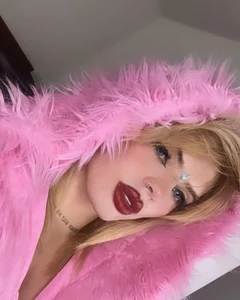 Femboy_Erotic Public Pic 3