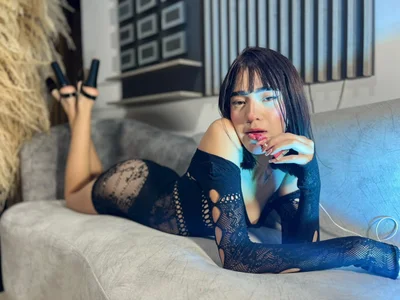 Isabela_Velvet Delicate as a rose, but armed with thorns 🖤🌹. Billede 2