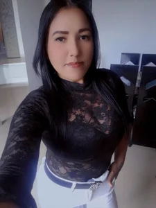 Emma_47 Public Pic 6