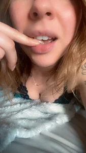 . de April_wow  2 photos