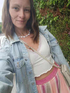 myPetiteGf18 Public Pic 7