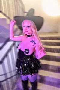 Elfi_InPublic Halloween special alb Pic 7
