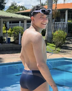 patrick_sanzz: Pool day 💦 ( 3 фото)