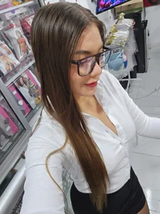 your trusted secretary de rapunzel069 Foto 7