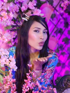 Charlot_Vega_ Flower charm: sensuality under cherry trees "🌸💖 Pic 2