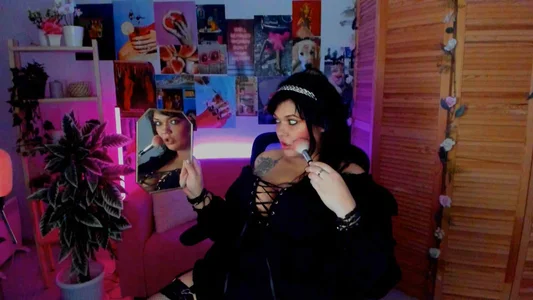 MaryHarrys Do I look like a princess? Pic 4