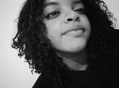 conielaurenth simple beautiful Pic 3