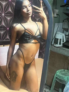 lilliana_emeraldxxのKISS MY BODY!!の枚の写真