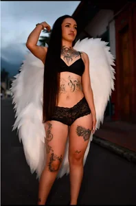 MedussaThomson I am your angel Pic