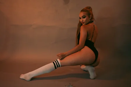 miss_vivienne black girl 🖤 Foto