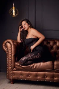 My subtle and elegant part does not hide my shy and flirtatious part 🖤 de paulys_ Foto 3