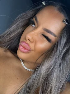 Cherrysweett Poses Foto 4