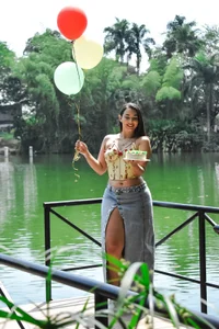 violetasimonz kullanıcısının MY FAVORITE MONTH MY BIRTHDAY albümü -  3 fotoğraf